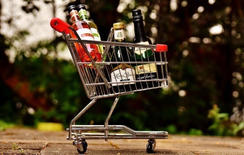 Informacja o obowiązku składania oświadczeń o wartości sprzedaży napojów alkoholowych w 2026 roku