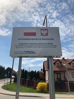 Tablica informująca o dofinansowaniu